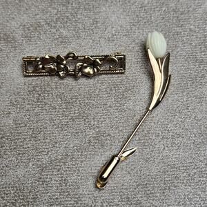Avon Floral Pins ~ Avon "Gilded Glory" and Avon "Graceful Tulip" stick pin